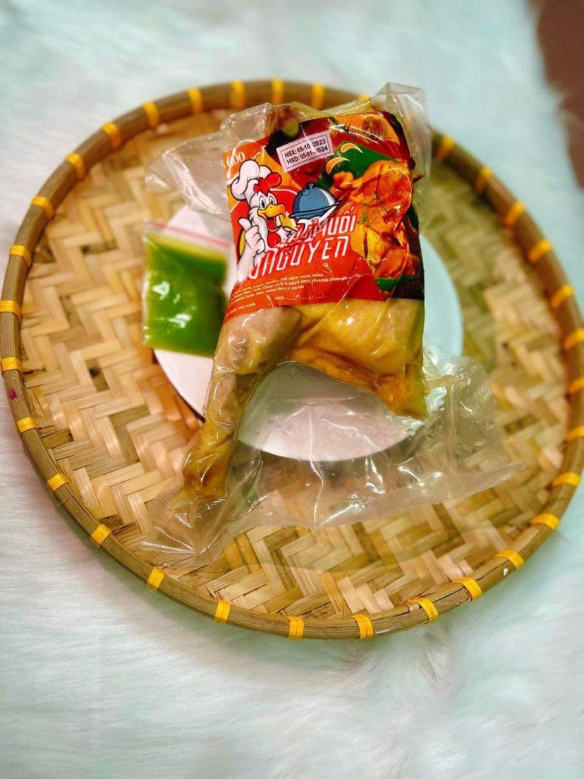 Gà ủ muối Hoàng Nguyên 50$