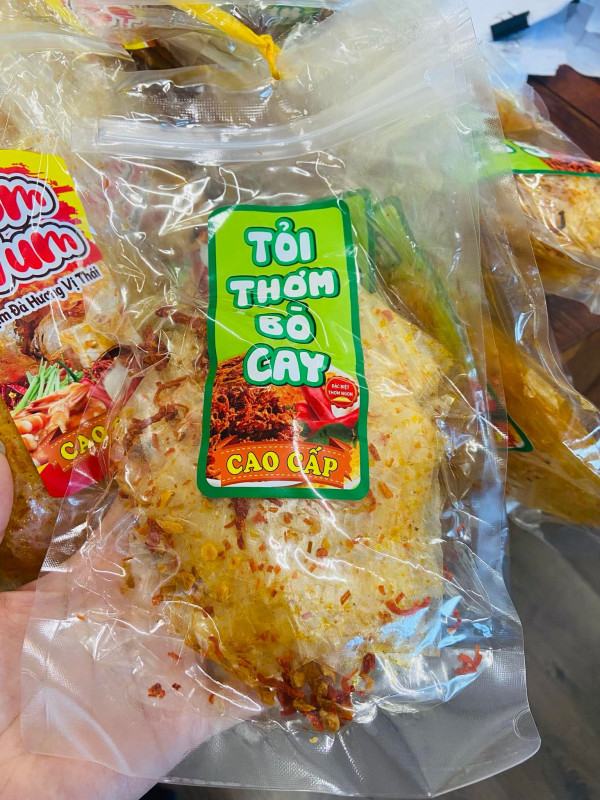 Bánh tráng tỏi thơm bò cay